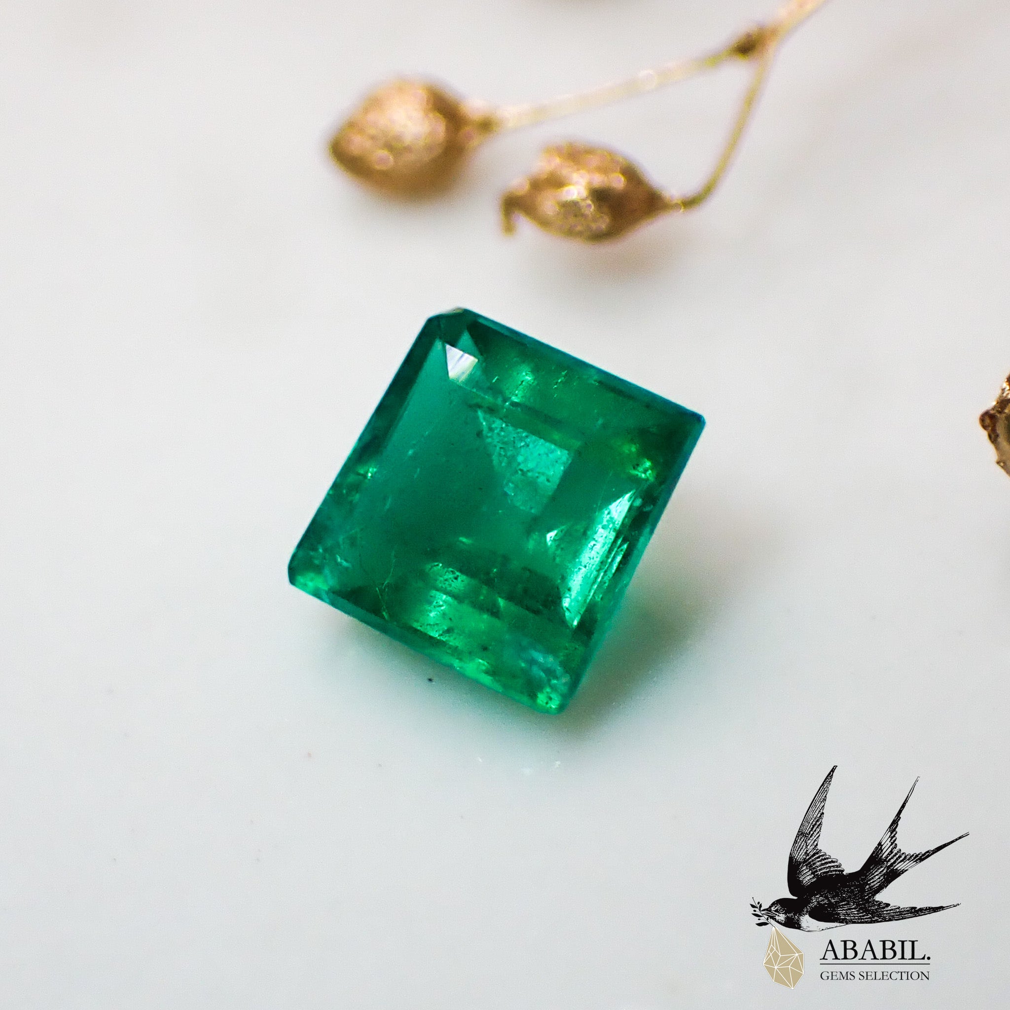 天然エメラルド0.59ct【ザンビア】☆透明度が高い☆ – ABABIL.gems