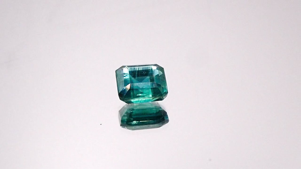 天然バイカラーカイヤナイト1.66ct【ネパール】☆多色性ある宝石